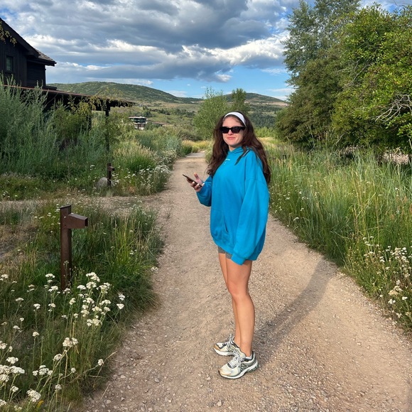 Meet your Posher, Siobhan - Picture 1 of 1